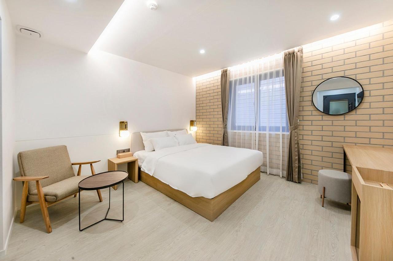Hotel Yaja Gimhae Екстер'єр фото