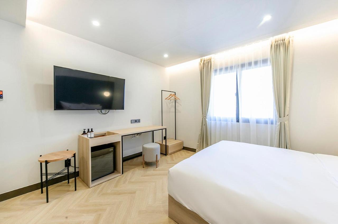 Hotel Yaja Gimhae Екстер'єр фото