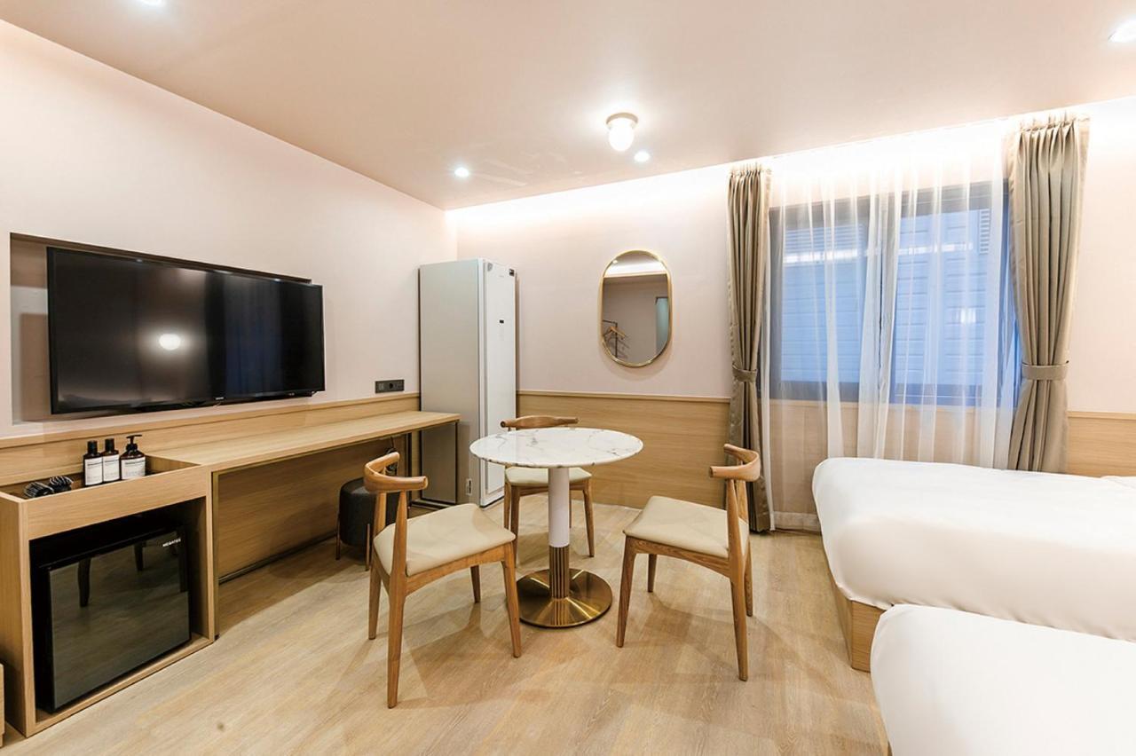 Hotel Yaja Gimhae Екстер'єр фото