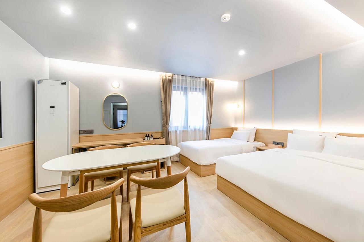 Hotel Yaja Gimhae Екстер'єр фото