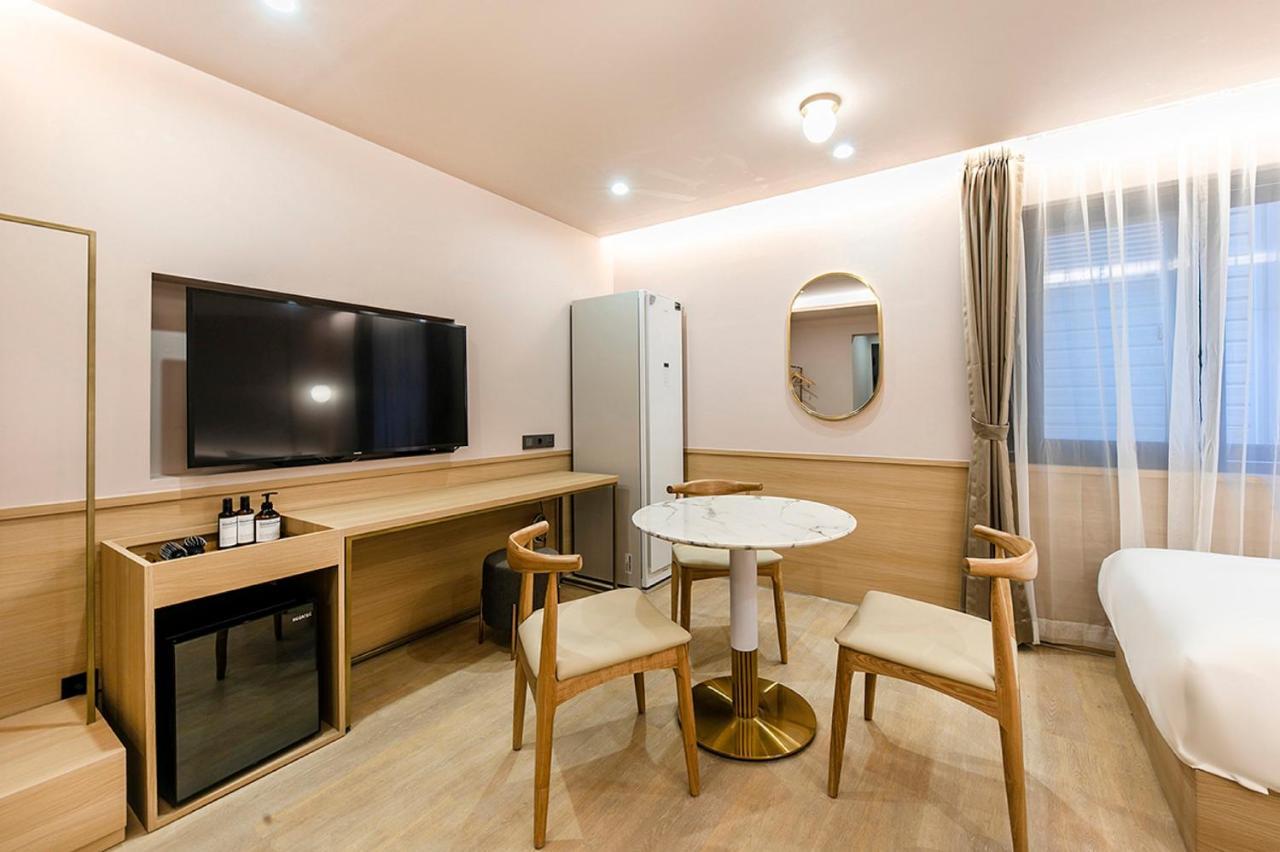 Hotel Yaja Gimhae Екстер'єр фото