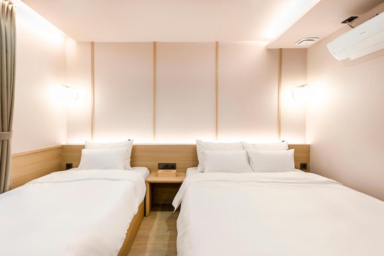 Hotel Yaja Gimhae Екстер'єр фото