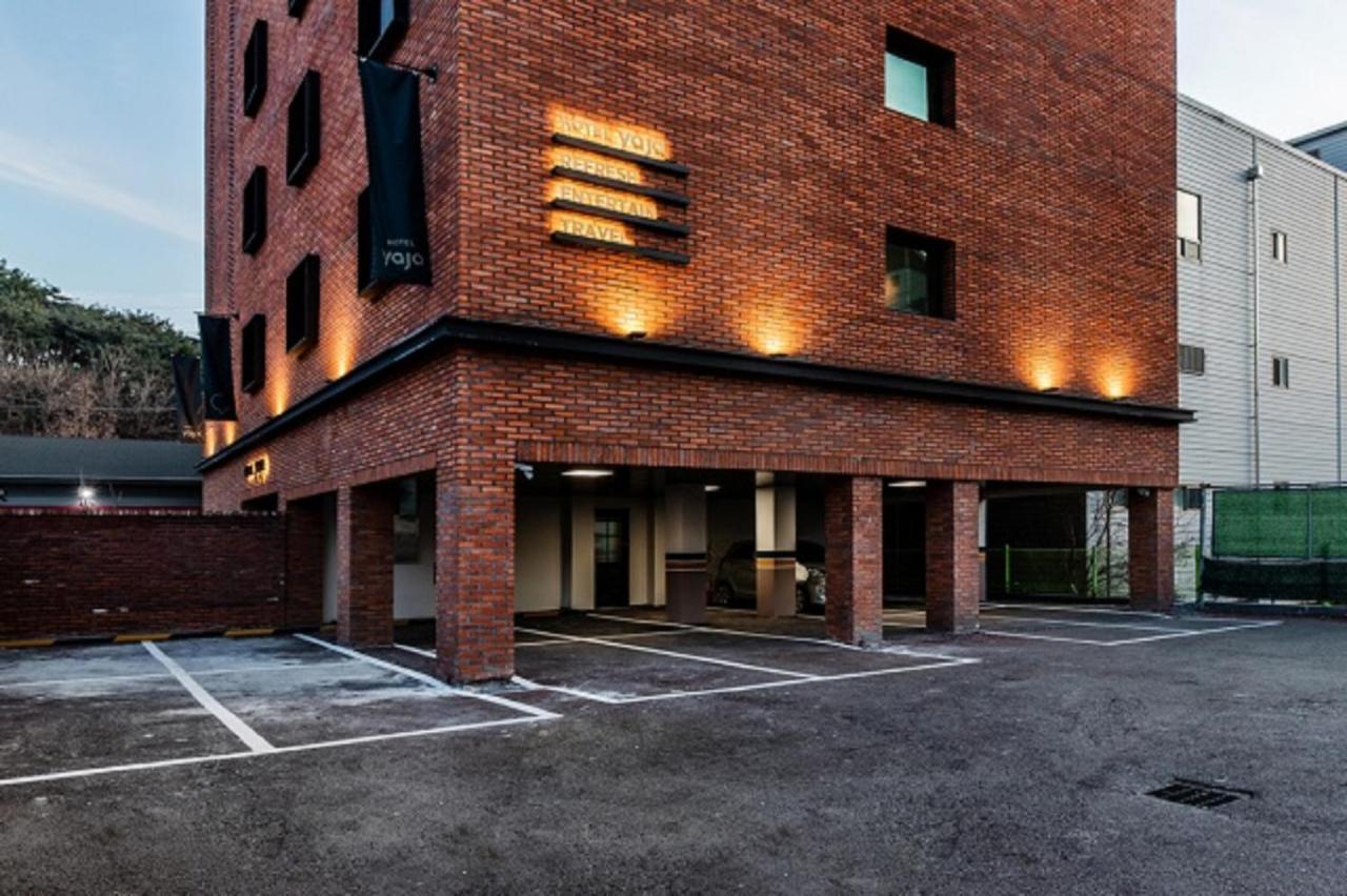 Hotel Yaja Gimhae Екстер'єр фото