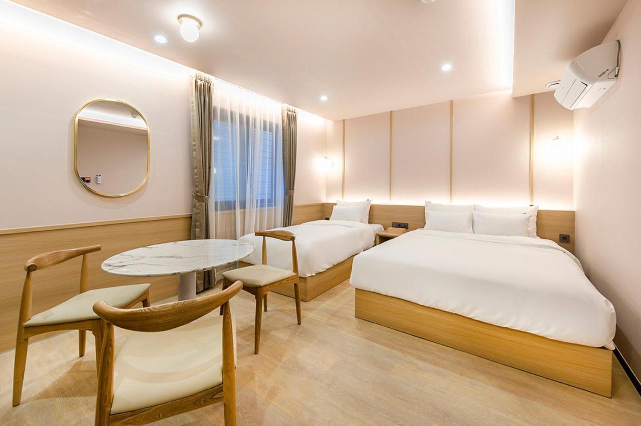 Hotel Yaja Gimhae Екстер'єр фото