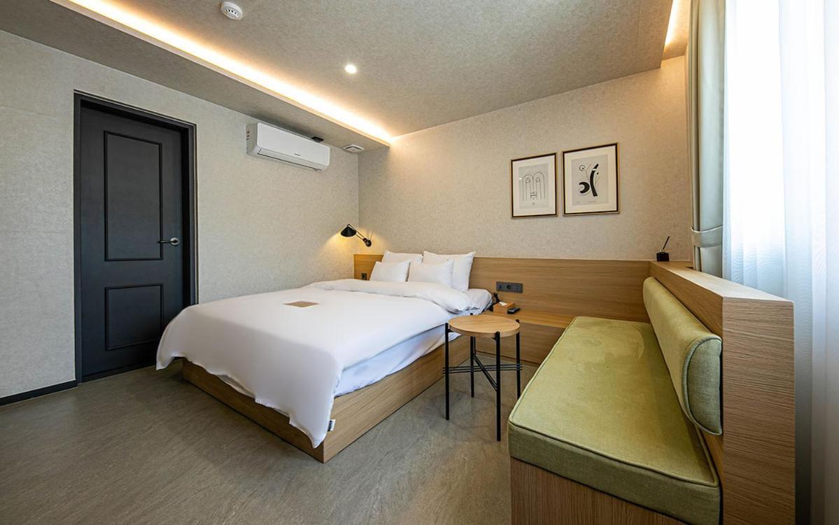 Hotel Yaja Gimhae Екстер'єр фото